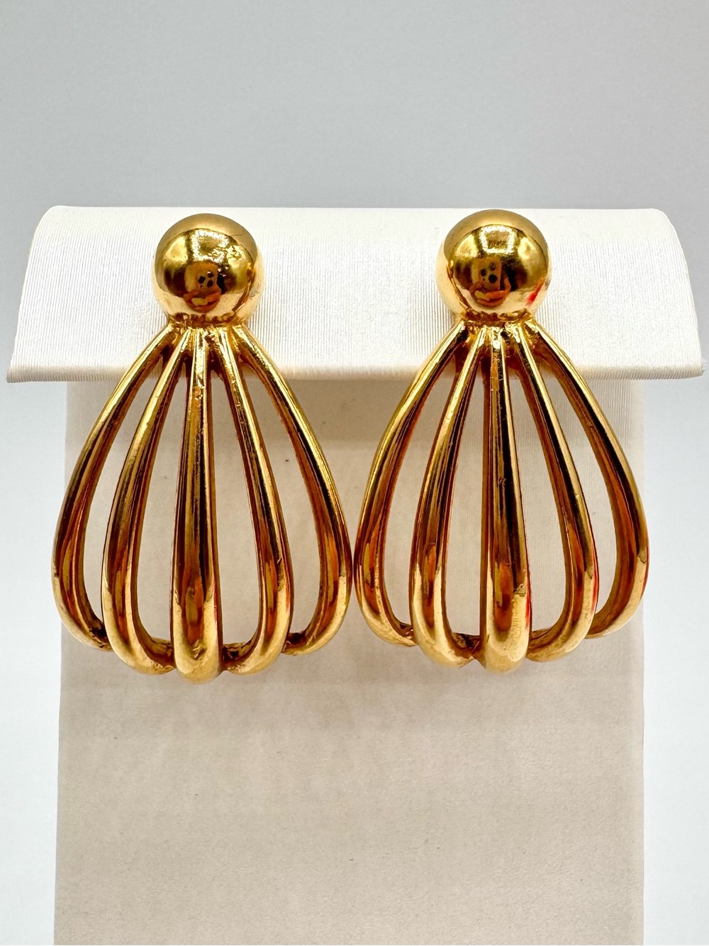 Vintage Monet Cage Drop Earrings Gold Tone Runway Classy Chic Elegant Signed